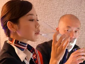 Gã chồng nhu nhược để thằng bạn thân chịch người vợ mình